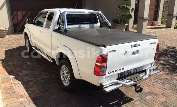 Buy Used Toyota Hilux White Car in Beitbridge in Matabeleland South Buy Used Toyota Hilux White Car in Beitbridge in Matabeleland South