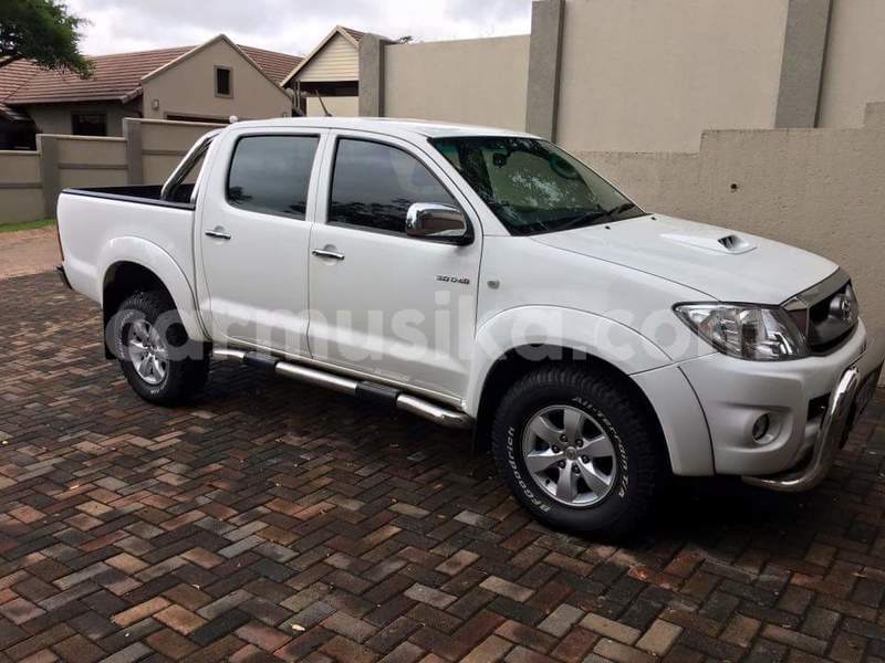 Big with watermark toyota hilux matabeleland south beitbridge 19004