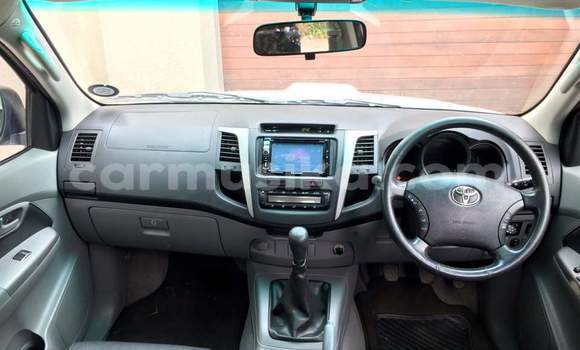 Tenga Tsaru Toyota Hilux Chena Mota in Beitbridge in Matabeleland South Tenga Tsaru Toyota Hilux Chena Mota in Beitbridge in Matabeleland South