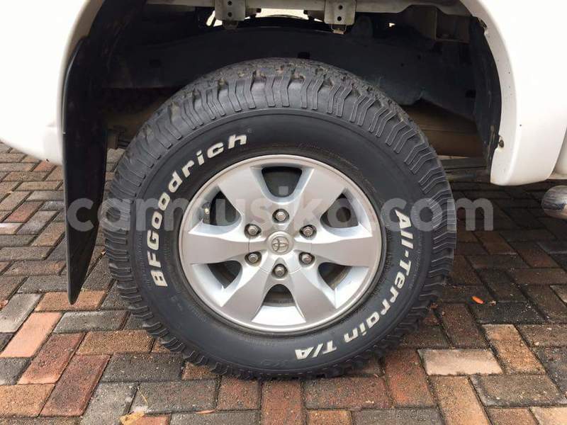 Big with watermark toyota hilux matabeleland south beitbridge 19004