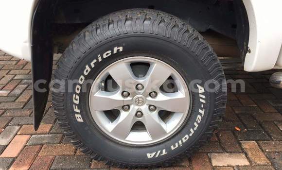 Tenga Tsaru Toyota Hilux Chena Mota in Beitbridge in Matabeleland South Tenga Tsaru Toyota Hilux Chena Mota in Beitbridge in Matabeleland South