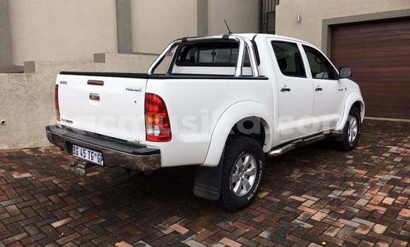 Tenga Tsaru Toyota Hilux Chena Mota in Beitbridge in Matabeleland South Tenga Tsaru Toyota Hilux Chena Mota in Beitbridge in Matabeleland South