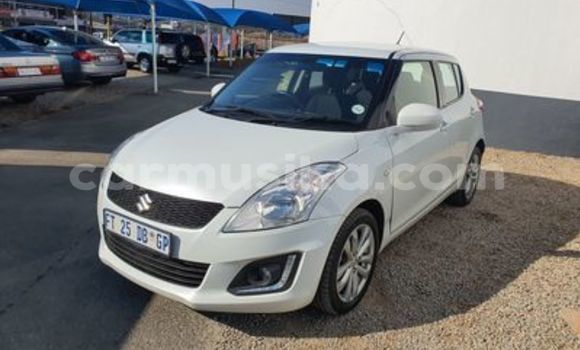 Nunua Ilio tumika Suzuki Swift Nyeupe Gari ndani ya Beitbridge nchini Matabeleland Kusini Nunua Ilio tumika Suzuki Swift Nyeupe Gari ndani ya Beitbridge nchini Matabeleland Kusini