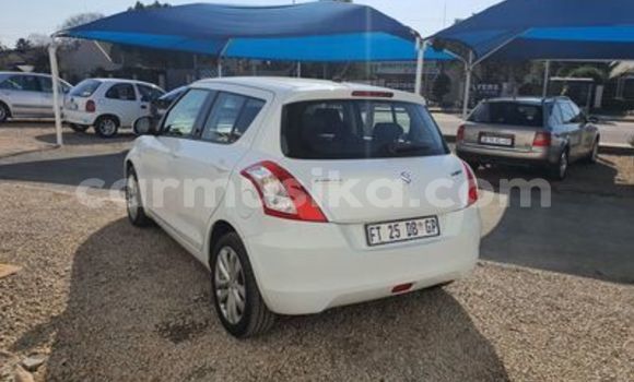 Nunua Ilio tumika Suzuki Swift Nyeupe Gari ndani ya Beitbridge nchini Matabeleland Kusini Nunua Ilio tumika Suzuki Swift Nyeupe Gari ndani ya Beitbridge nchini Matabeleland Kusini