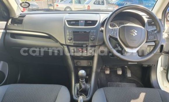Nunua Ilio tumika Suzuki Swift Nyeupe Gari ndani ya Beitbridge nchini Matabeleland Kusini Nunua Ilio tumika Suzuki Swift Nyeupe Gari ndani ya Beitbridge nchini Matabeleland Kusini