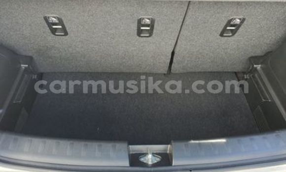 Nunua Ilio tumika Suzuki Swift Nyeupe Gari ndani ya Beitbridge nchini Matabeleland Kusini Nunua Ilio tumika Suzuki Swift Nyeupe Gari ndani ya Beitbridge nchini Matabeleland Kusini