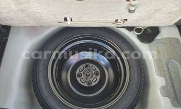 Nunua Ilio tumika Suzuki Swift Nyeupe Gari ndani ya Beitbridge nchini Matabeleland Kusini Nunua Ilio tumika Suzuki Swift Nyeupe Gari ndani ya Beitbridge nchini Matabeleland Kusini