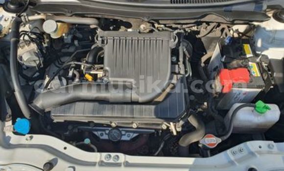 Nunua Ilio tumika Suzuki Swift Nyeupe Gari ndani ya Beitbridge nchini Matabeleland Kusini Nunua Ilio tumika Suzuki Swift Nyeupe Gari ndani ya Beitbridge nchini Matabeleland Kusini