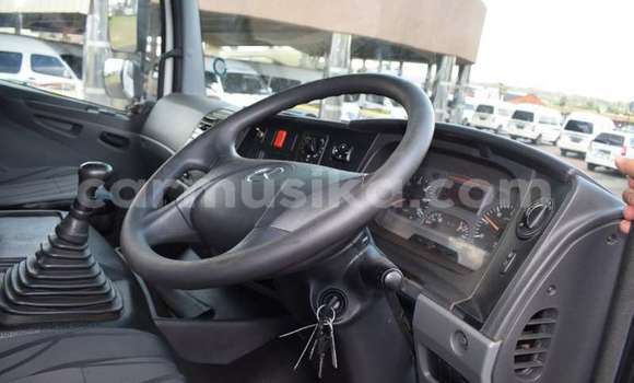 Tenga Tsaru Mercedes‒Benz Tipper Chena Rori in Beitbridge in Matabeleland South Tenga Tsaru Mercedes‒Benz Tipper Chena Rori in Beitbridge in Matabeleland South