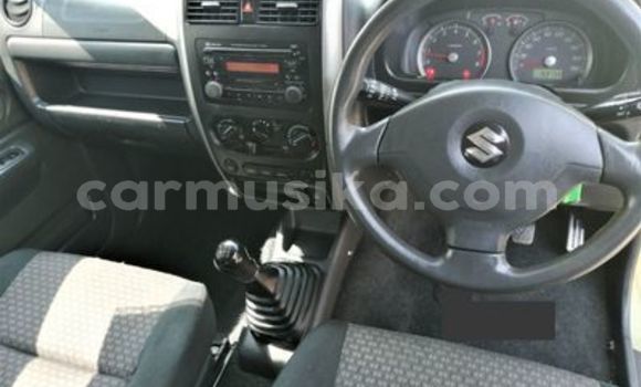 Nunua Ilio tumika Suzuki Jimny Beige Gari ndani ya Beitbridge nchini Matabeleland Kusini Nunua Ilio tumika Suzuki Jimny Beige Gari ndani ya Beitbridge nchini Matabeleland Kusini