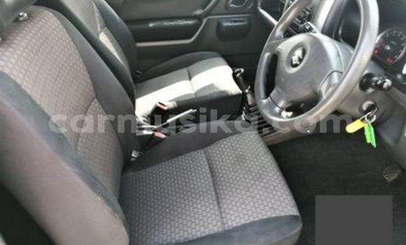 Nunua Ilio tumika Suzuki Jimny Beige Gari ndani ya Beitbridge nchini Matabeleland Kusini Nunua Ilio tumika Suzuki Jimny Beige Gari ndani ya Beitbridge nchini Matabeleland Kusini