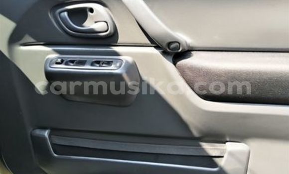 Nunua Ilio tumika Suzuki Jimny Beige Gari ndani ya Beitbridge nchini Matabeleland Kusini Nunua Ilio tumika Suzuki Jimny Beige Gari ndani ya Beitbridge nchini Matabeleland Kusini