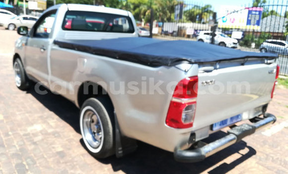 Tenga Tsaru Toyota Hilux Sirivha Mota in Beitbridge in Matabeleland South Tenga Tsaru Toyota Hilux Sirivha Mota in Beitbridge in Matabeleland South