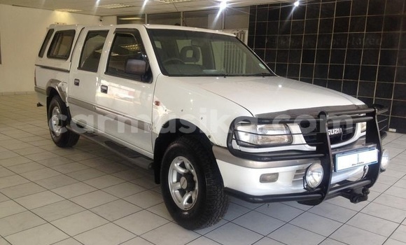 Tenga Tsaru Isuzu KB Chena Mota in Beitbridge in Matabeleland South