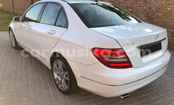 Tenga Tsaru Mercedes‒Benz C–Class Chena Mota in Beitbridge in Matabeleland South Tenga Tsaru Mercedes‒Benz C–Class Chena Mota in Beitbridge in Matabeleland South