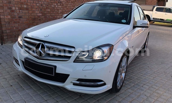 Tenga Tsaru Mercedes‒Benz C–Class Chena Mota in Beitbridge in Matabeleland South Tenga Tsaru Mercedes‒Benz C–Class Chena Mota in Beitbridge in Matabeleland South