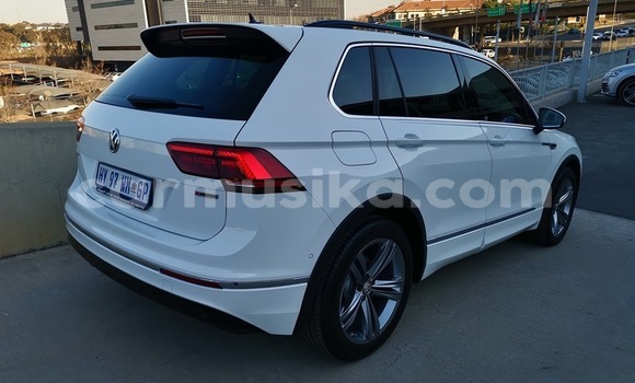 Acheter Occasion Voiture Volkswagen Tiguan Blanc à Beitbridge, Matabeleland South Acheter Occasion Voiture Volkswagen Tiguan Blanc à Beitbridge, Matabeleland South