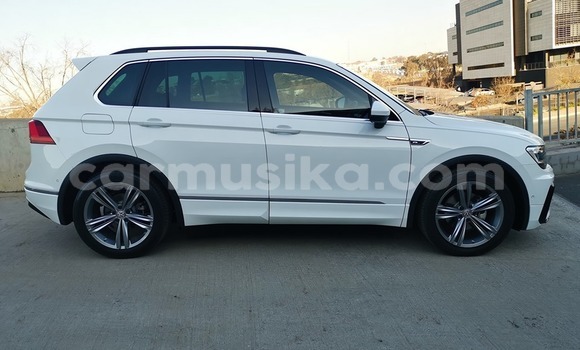 Acheter Occasion Voiture Volkswagen Tiguan Blanc à Beitbridge, Matabeleland South Acheter Occasion Voiture Volkswagen Tiguan Blanc à Beitbridge, Matabeleland South