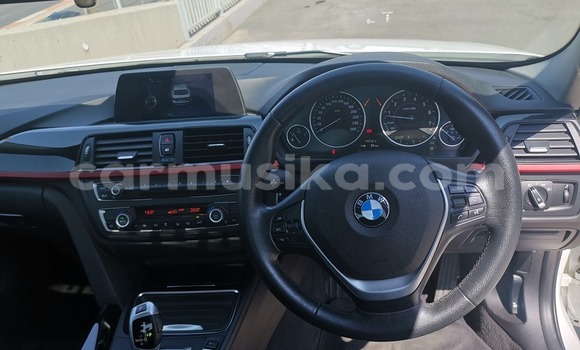 Tenga Tsaru BMW 3–Series Chena Mota in Beitbridge in Matabeleland South Tenga Tsaru BMW 3–Series Chena Mota in Beitbridge in Matabeleland South