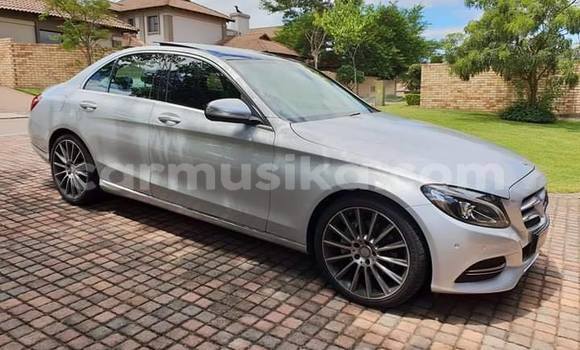 Nunua Ilio tumika Mercedes‒Benz C–Class Fedha Gari ndani ya Beitbridge nchini Matabeleland Kusini
