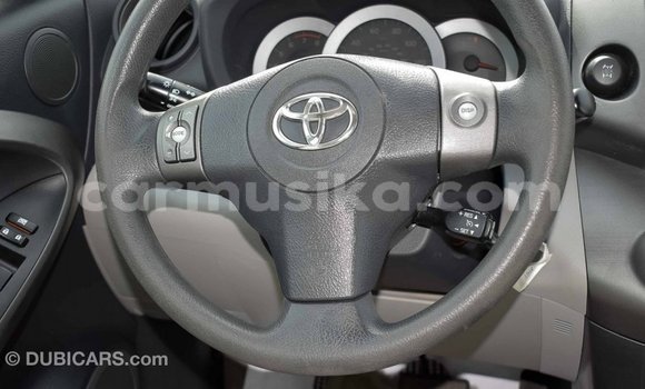 Acheter Import Utilitaire Toyota HiAce Blanc à Import - Dubai, Harare Acheter Import Utilitaire Toyota HiAce Blanc à Import - Dubai, Harare