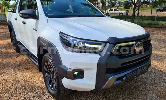 Nunua Ilio tumika Toyota Hilux Nyeupe Gari ndani ya Beitbridge nchini Matabeleland Kusini
