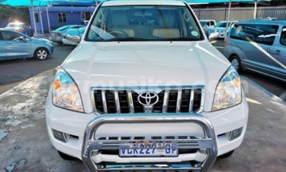 Nunua Ilio tumika Toyota Prado Nyeupe Gari ndani ya Beitbridge nchini Matabeleland Kusini
