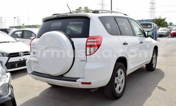 Acheter Import Utilitaire Toyota HiAce Blanc à Import - Dubai, Harare Acheter Import Utilitaire Toyota HiAce Blanc à Import - Dubai, Harare