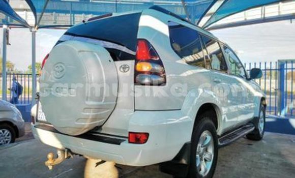 Nunua Ilio tumika Toyota Prado Nyeupe Gari ndani ya Beitbridge nchini Matabeleland Kusini Nunua Ilio tumika Toyota Prado Nyeupe Gari ndani ya Beitbridge nchini Matabeleland Kusini