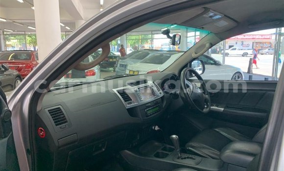 Nunua Ilio tumika Toyota Hilux Fedha Gari ndani ya Beitbridge nchini Matabeleland Kusini Nunua Ilio tumika Toyota Hilux Fedha Gari ndani ya Beitbridge nchini Matabeleland Kusini