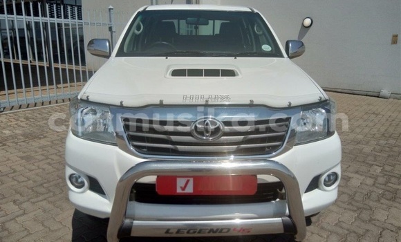 Tenga Tsaru Toyota Hilux Chena Mota in Beitbridge in Matabeleland South Tenga Tsaru Toyota Hilux Chena Mota in Beitbridge in Matabeleland South