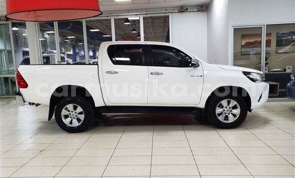 Tenga Tsaru Toyota Hilux Chena Mota in Beitbridge in Matabeleland South Tenga Tsaru Toyota Hilux Chena Mota in Beitbridge in Matabeleland South