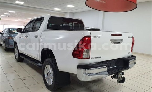 Tenga Tsaru Toyota Hilux Chena Mota in Beitbridge in Matabeleland South Tenga Tsaru Toyota Hilux Chena Mota in Beitbridge in Matabeleland South
