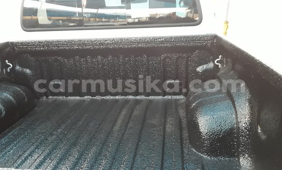 Tenga Tsaru Toyota Hilux Chena Mota in Beitbridge in Matabeleland South Tenga Tsaru Toyota Hilux Chena Mota in Beitbridge in Matabeleland South