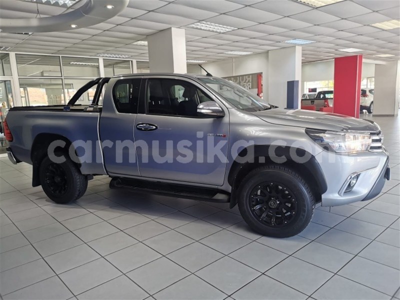 Big with watermark toyota hilux matabeleland south beitbridge 19047