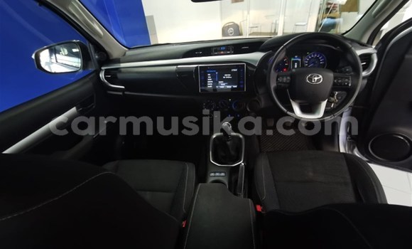 Nunua Ilio tumika Toyota Hilux Fedha Gari ndani ya Beitbridge nchini Matabeleland Kusini Nunua Ilio tumika Toyota Hilux Fedha Gari ndani ya Beitbridge nchini Matabeleland Kusini