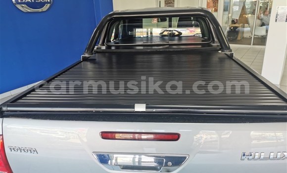 Nunua Ilio tumika Toyota Hilux Fedha Gari ndani ya Beitbridge nchini Matabeleland Kusini Nunua Ilio tumika Toyota Hilux Fedha Gari ndani ya Beitbridge nchini Matabeleland Kusini