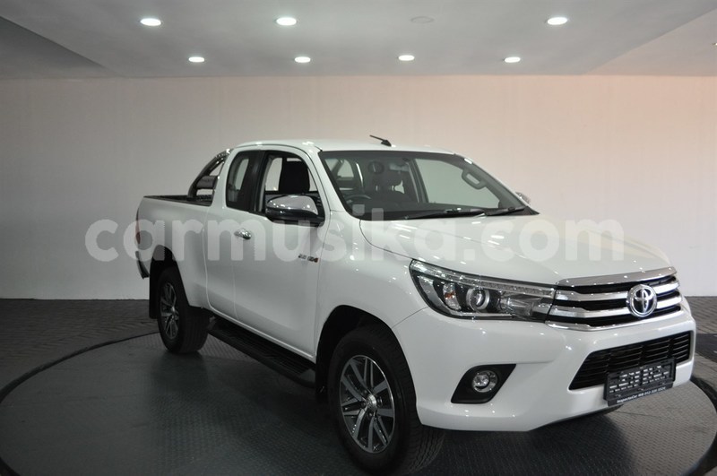 Big with watermark toyota hilux matabeleland south beitbridge 19048