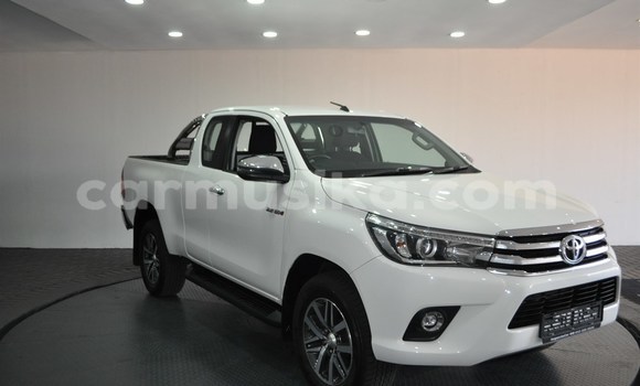 Nunua Ilio tumika Toyota Hilux Nyeupe Gari ndani ya Beitbridge nchini Matabeleland Kusini