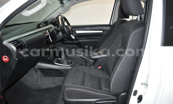 Tenga Tsaru Toyota Hilux Chena Mota in Beitbridge in Matabeleland South Tenga Tsaru Toyota Hilux Chena Mota in Beitbridge in Matabeleland South