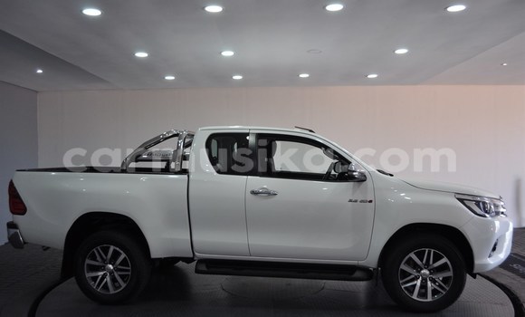 Tenga Tsaru Toyota Hilux Chena Mota in Beitbridge in Matabeleland South Tenga Tsaru Toyota Hilux Chena Mota in Beitbridge in Matabeleland South