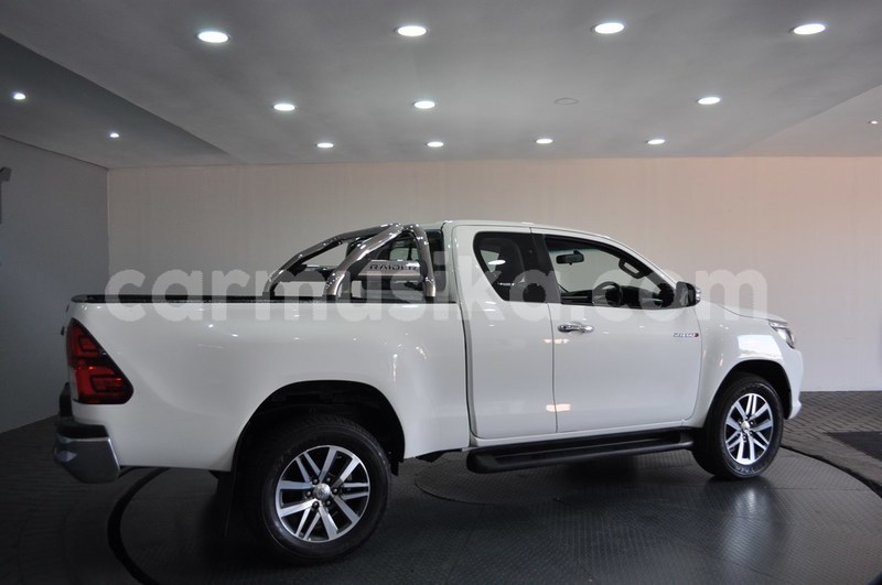 Big with watermark toyota hilux matabeleland south beitbridge 19048