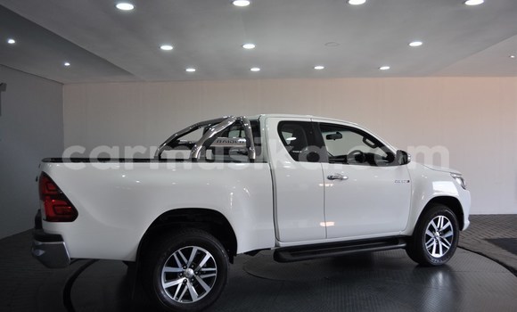 Tenga Tsaru Toyota Hilux Chena Mota in Beitbridge in Matabeleland South Tenga Tsaru Toyota Hilux Chena Mota in Beitbridge in Matabeleland South