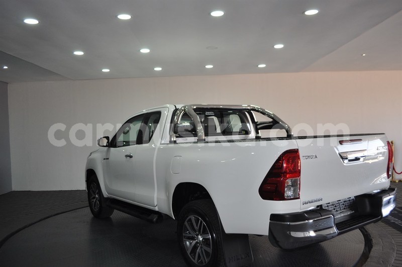 Big with watermark toyota hilux matabeleland south beitbridge 19048