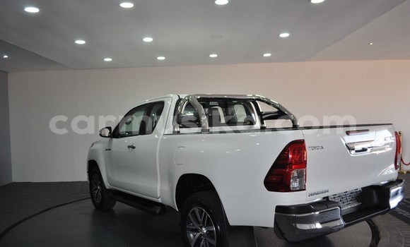 Tenga Tsaru Toyota Hilux Chena Mota in Beitbridge in Matabeleland South Tenga Tsaru Toyota Hilux Chena Mota in Beitbridge in Matabeleland South