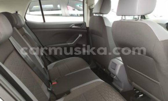 Acheter Occasion Voiture Volkswagen T-Roc Blanc à Beitbridge, Matabeleland South Acheter Occasion Voiture Volkswagen T-Roc Blanc à Beitbridge, Matabeleland South