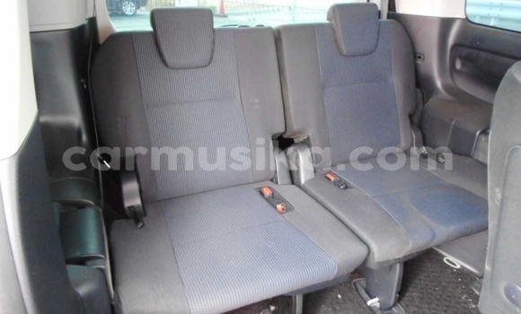 Acheter Occasion Voiture Toyota Noah Gris à Beitbridge, Matabeleland South Acheter Occasion Voiture Toyota Noah Gris à Beitbridge, Matabeleland South