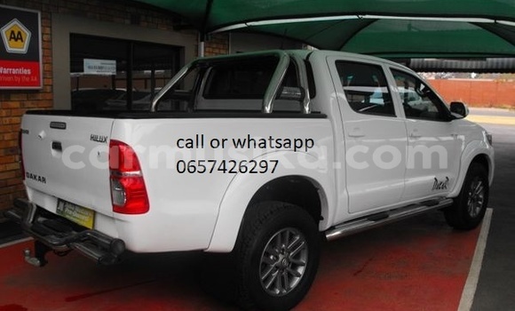 Nunua Ilio tumika Toyota Hilux Nyeupe Gari ndani ya Beitbridge nchini Matabeleland Kusini Nunua Ilio tumika Toyota Hilux Nyeupe Gari ndani ya Beitbridge nchini Matabeleland Kusini