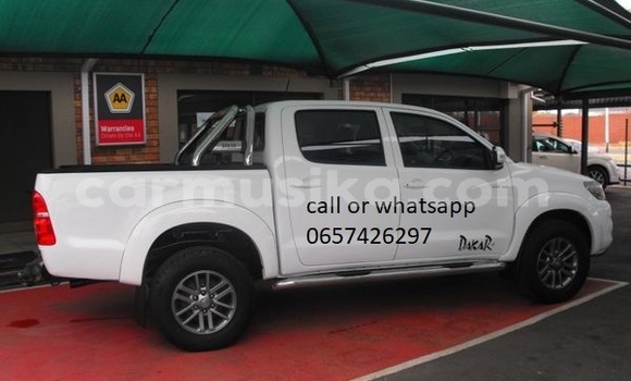 Nunua Ilio tumika Toyota Hilux Nyeupe Gari ndani ya Beitbridge nchini Matabeleland Kusini Nunua Ilio tumika Toyota Hilux Nyeupe Gari ndani ya Beitbridge nchini Matabeleland Kusini