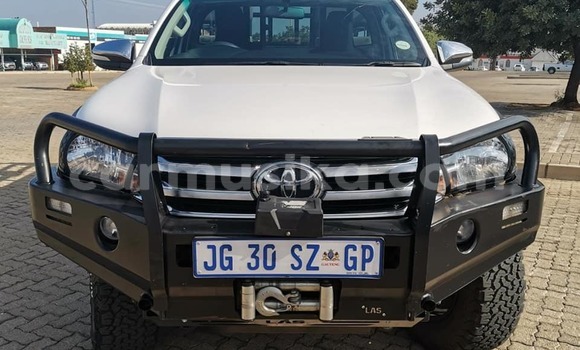 Tenga Tsaru Toyota Hilux Chena Mota in Beitbridge in Matabeleland South Tenga Tsaru Toyota Hilux Chena Mota in Beitbridge in Matabeleland South